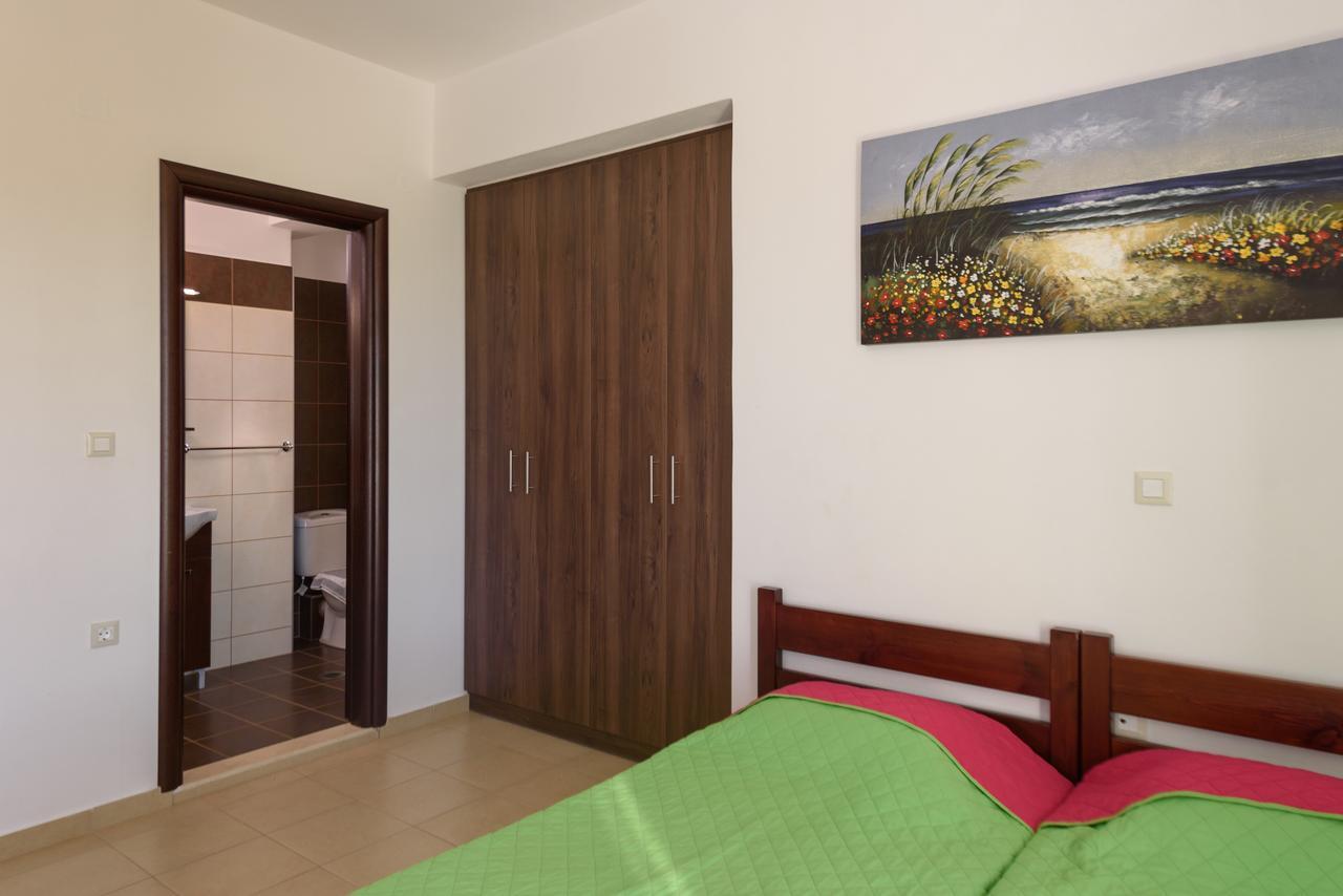 Elpidis Villa Kokkinos Pyrgos Exterior foto