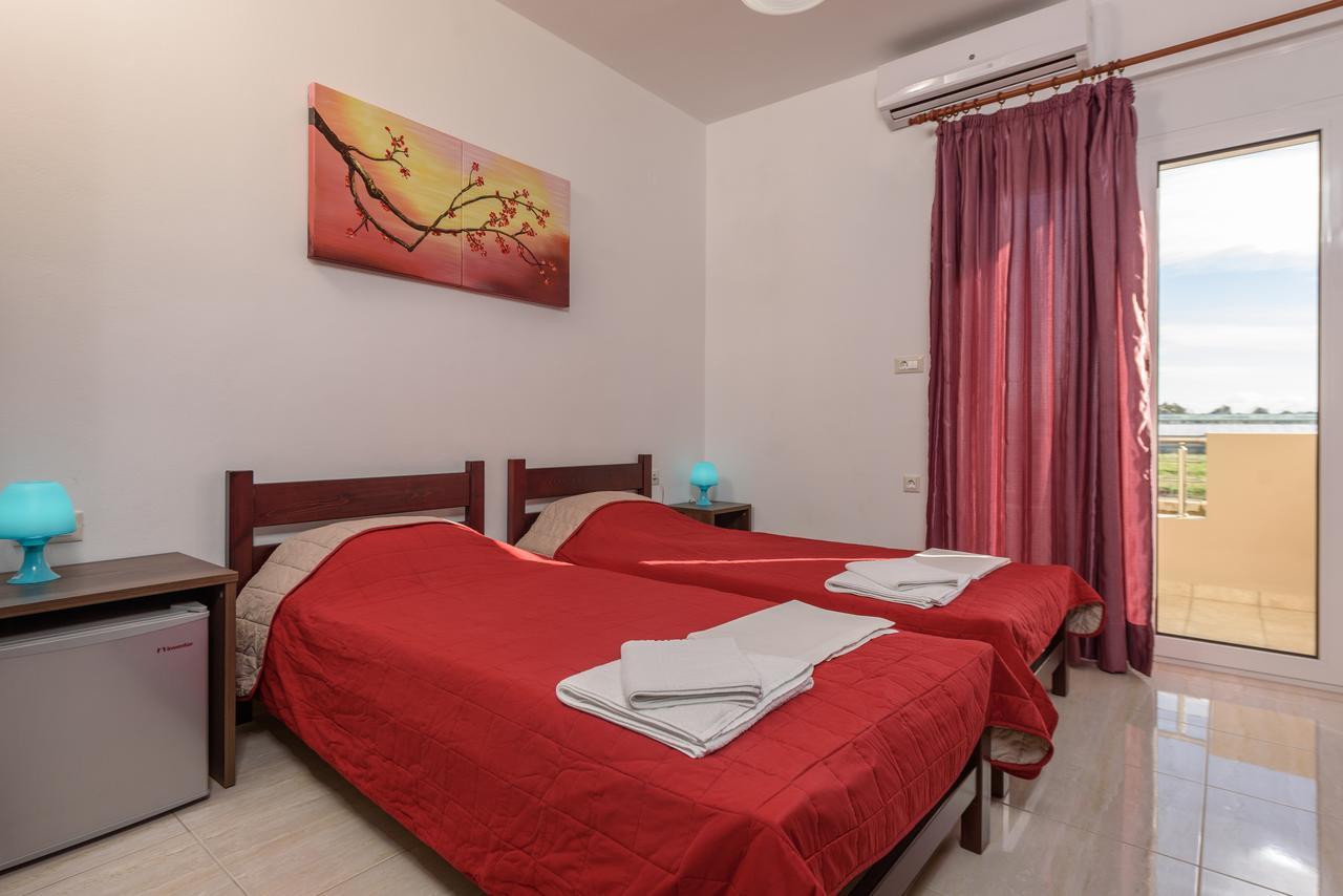 Elpidis Villa Kokkinos Pyrgos Exterior foto