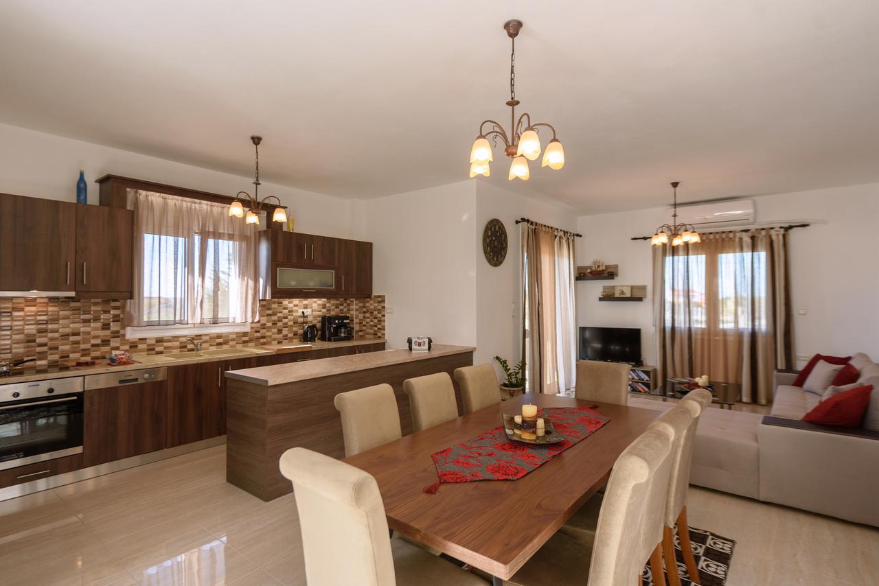 Elpidis Villa Kokkinos Pyrgos Exterior foto