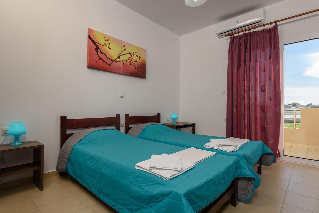 Elpidis Villa Kokkinos Pyrgos Exterior foto